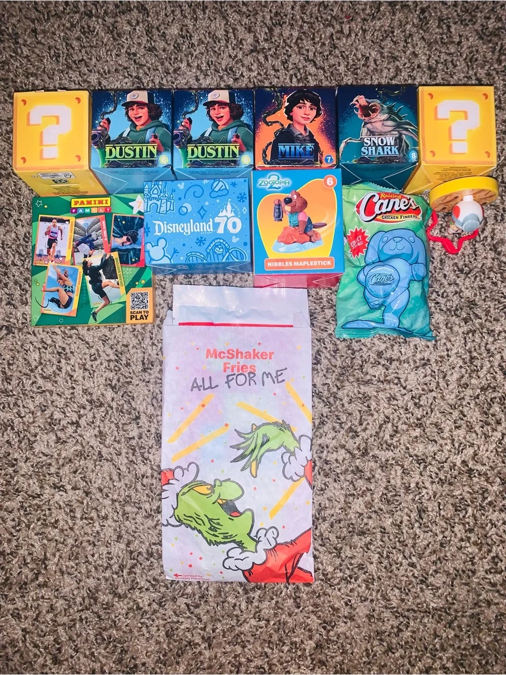 McDonald's Unopened Grinch Meal Holiday Salt and Socks+ Bunch Of Mcdonald’s Toys